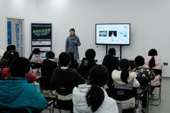 泸州市江阳区关工委举办“科技启航·筑梦未来”冬令营活动.png